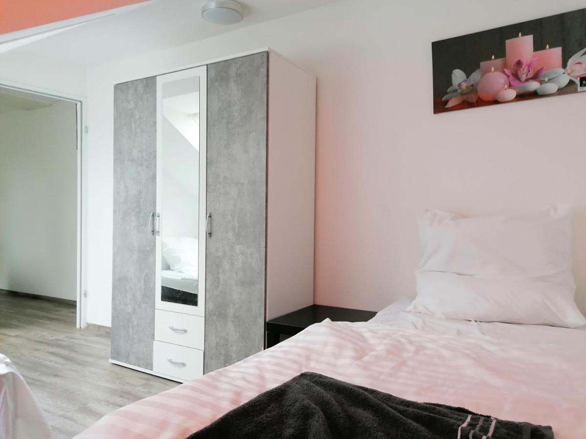 Апартаменты Fmi110 Next To Airport Рюссельхайм Экстерьер фото
