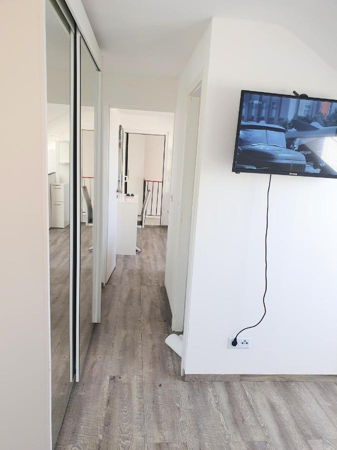 Апартаменты Fmi110 Next To Airport Рюссельхайм Экстерьер фото