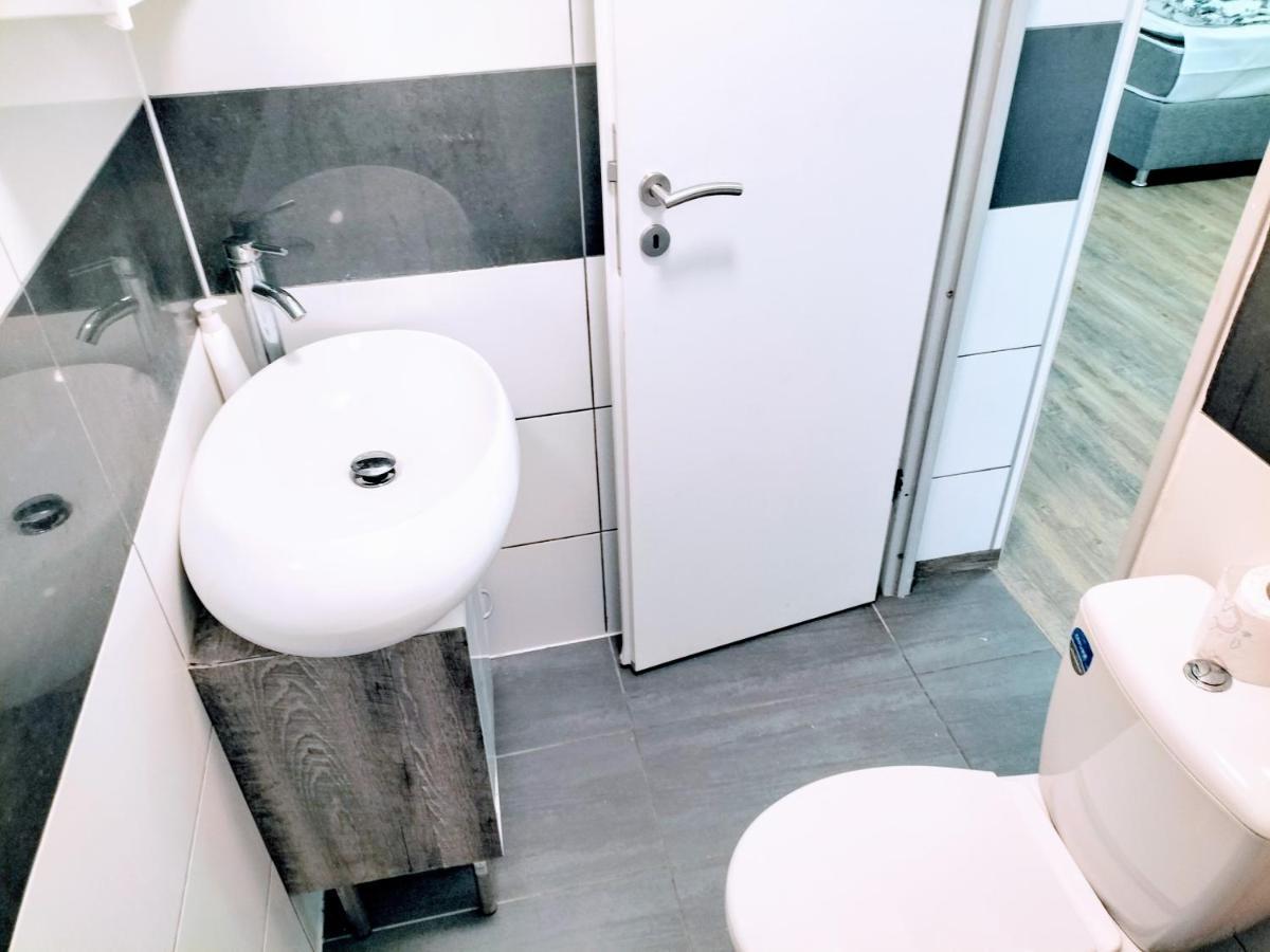 Апартаменты Fmi110 Next To Airport Рюссельхайм Экстерьер фото
